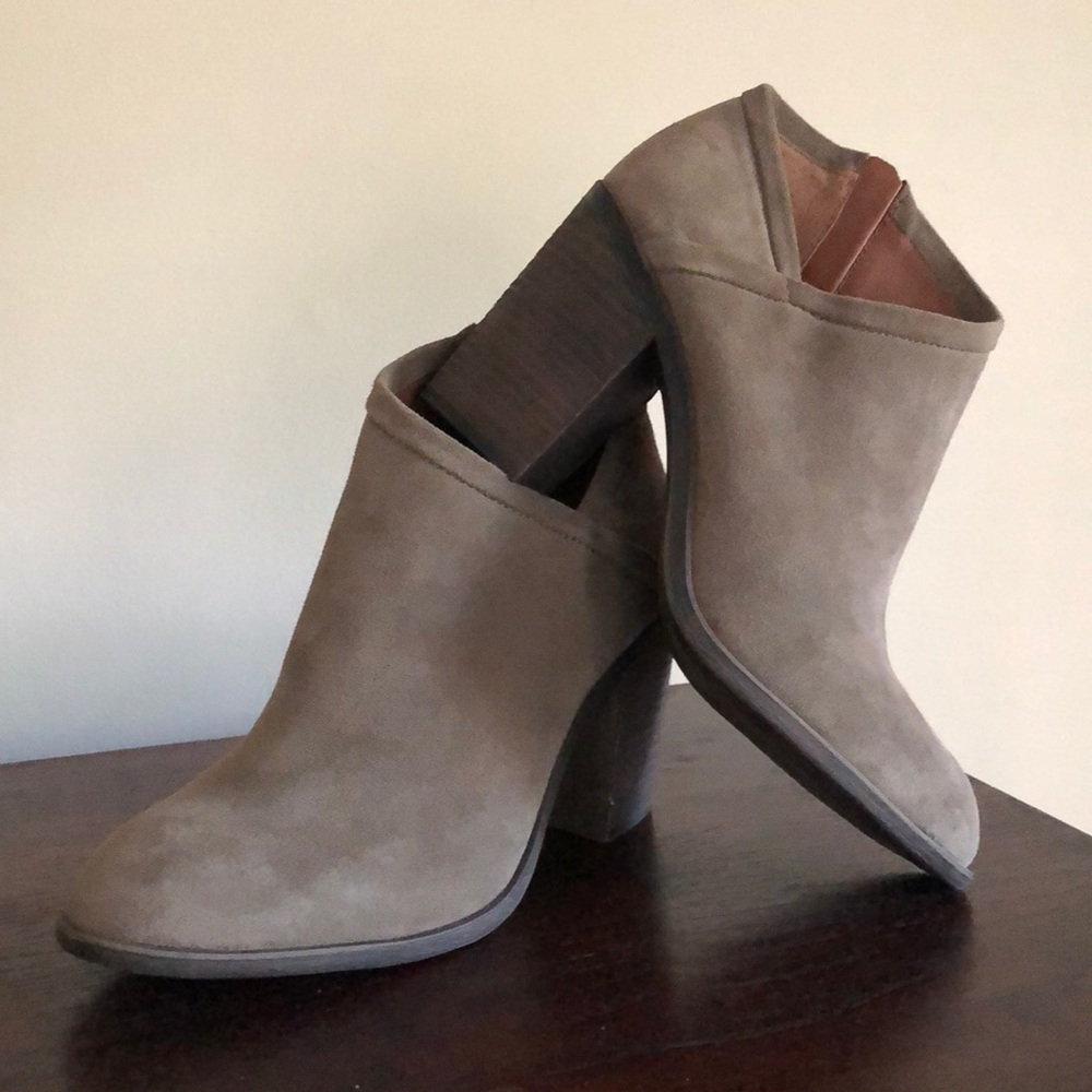 Lucky suede Booties
